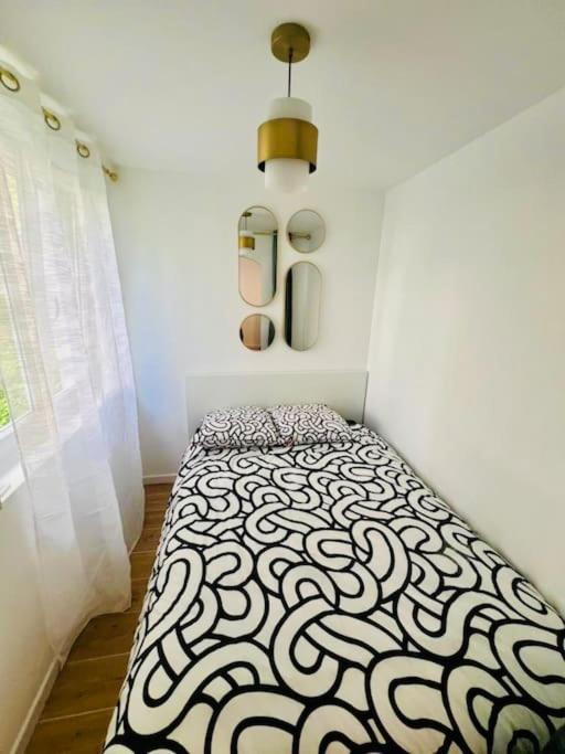 Joli Appartement Renove Incluant Parking A 10 Min De Paris Nanterre Exterior foto