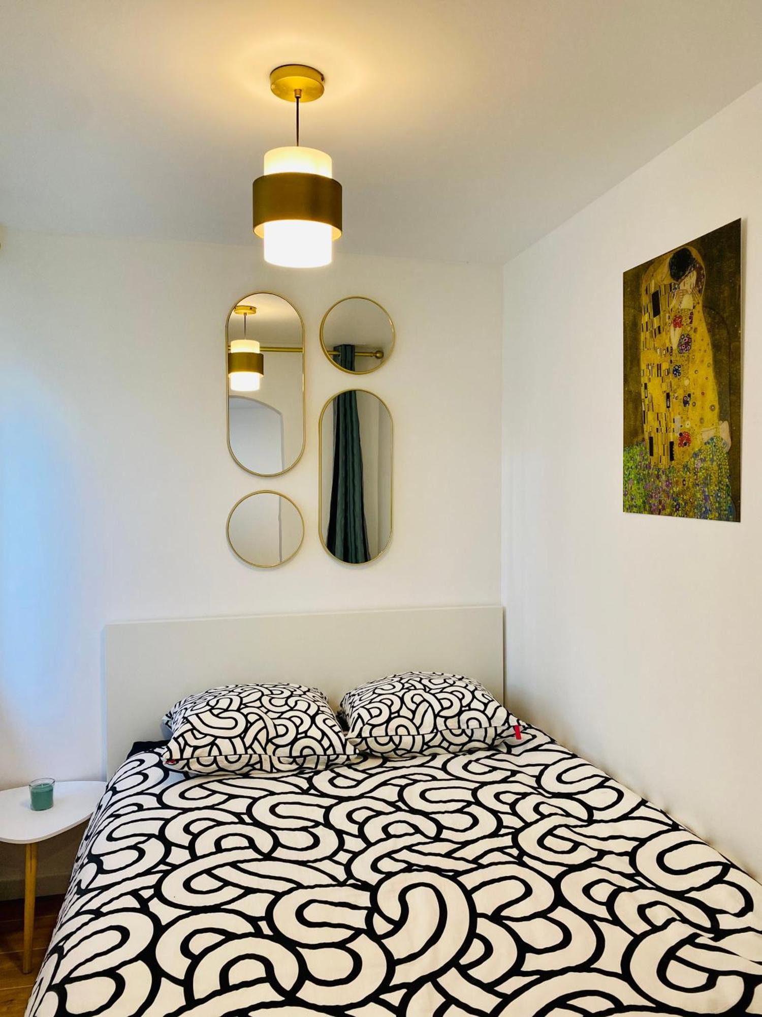 Joli Appartement Renove Incluant Parking A 10 Min De Paris Nanterre Exterior foto